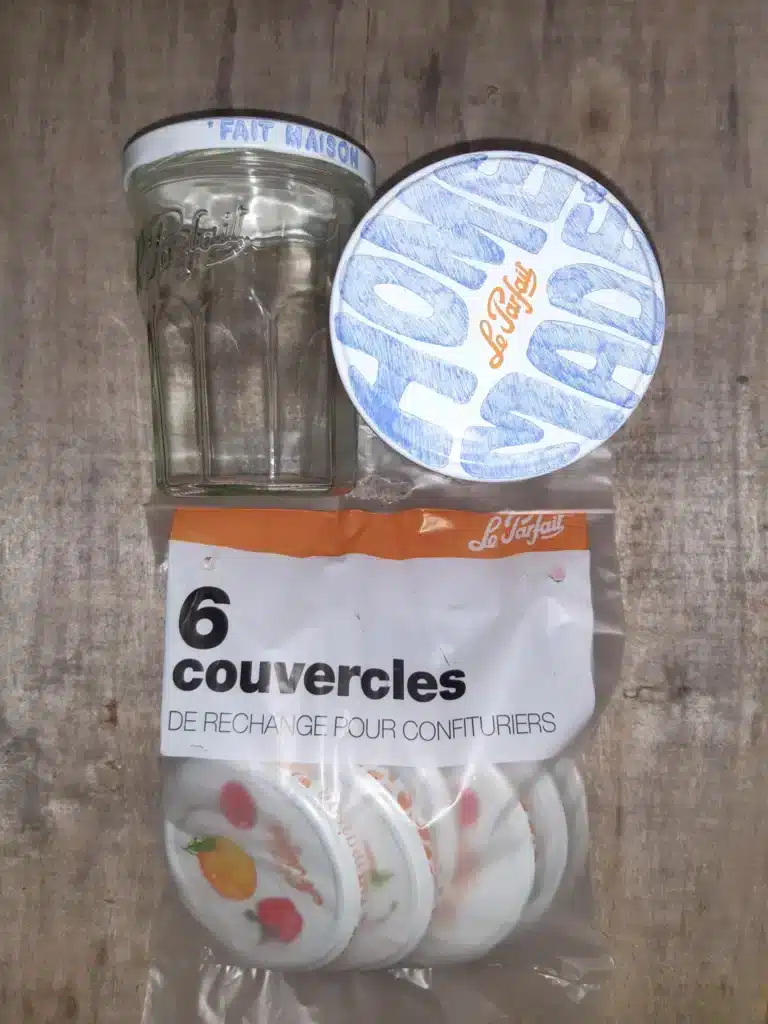 Bocal Le Parfait en verre avec couvercle "Fait Maison", un couvercle décoré et un sachet de 6 couvercles de rechange pour confituriers Le Parfait.