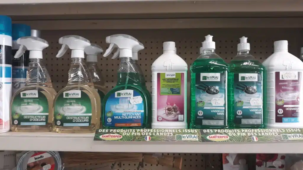 Produits nettoyage pro le VRAI, Saniterpen, Enzypin: destructeurs odeurs, multi-surfaces, vaisselle, dégraissants. 'Issus du pin des Landes'.
