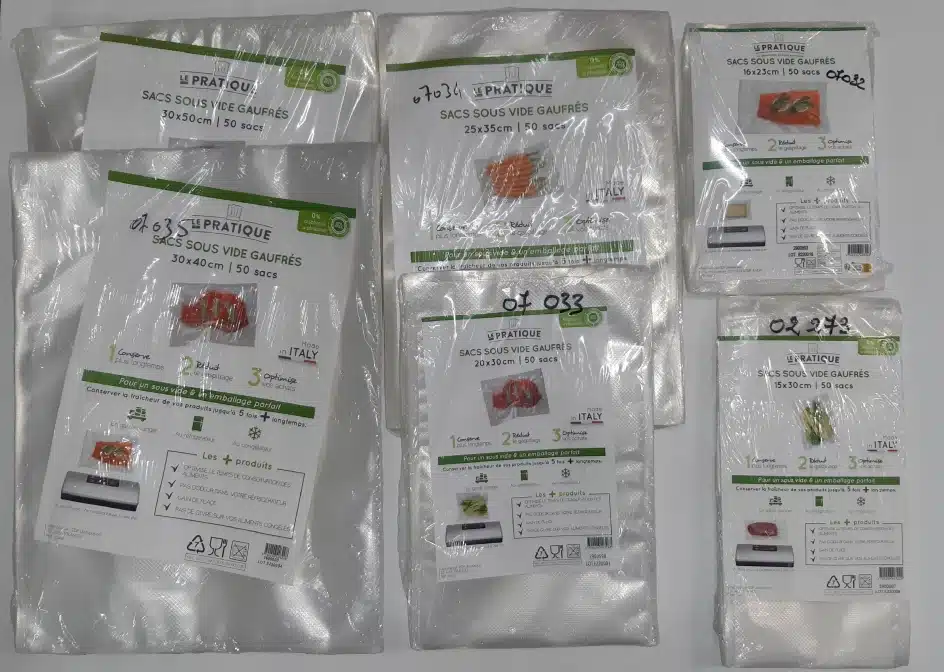 Packs de sacs sous vide gaufrés Le Pratique, diverses tailles (15x30 à 30x50 cm), 50 sacs/paquet. Conservation alimentaire optimale.